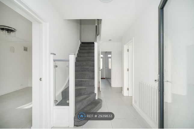 Hook Road, Surbiton photo 2