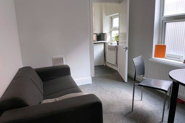 Shared accommodation to rent in Earlsbury Gardens, Handsworth, Birmingham
