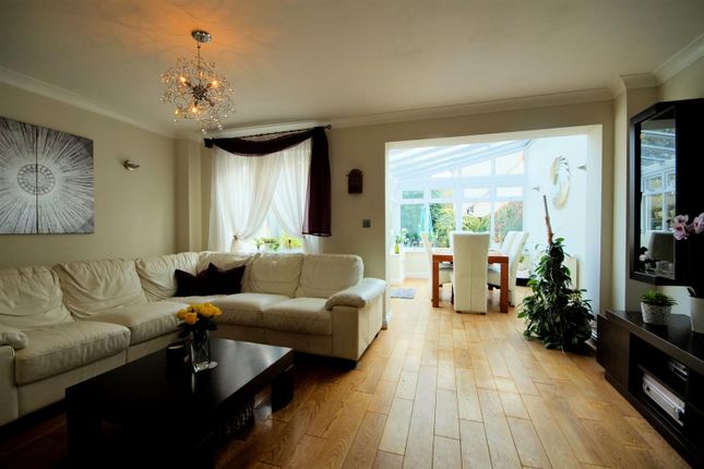 4, Castanum Court, Cheltenham photo 3