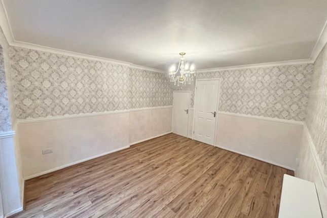 7, Caernarvon Close, Loughborough photo 4
