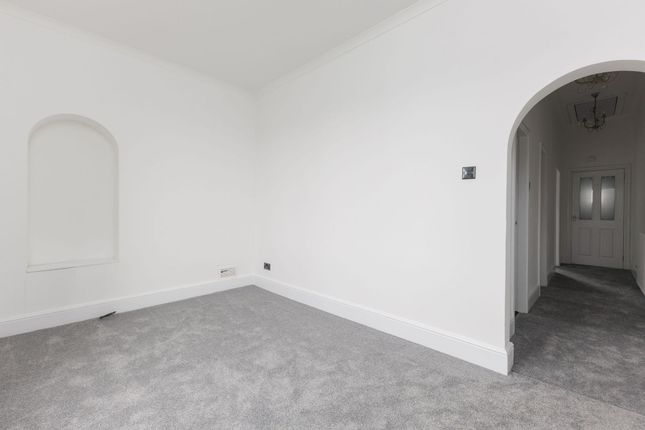 2a High Beveridgewell, Dunfermline photo 4