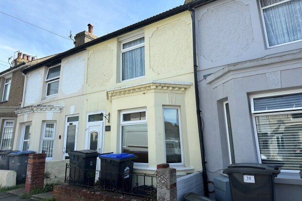 Property to rent in Glenfield Road, Dover