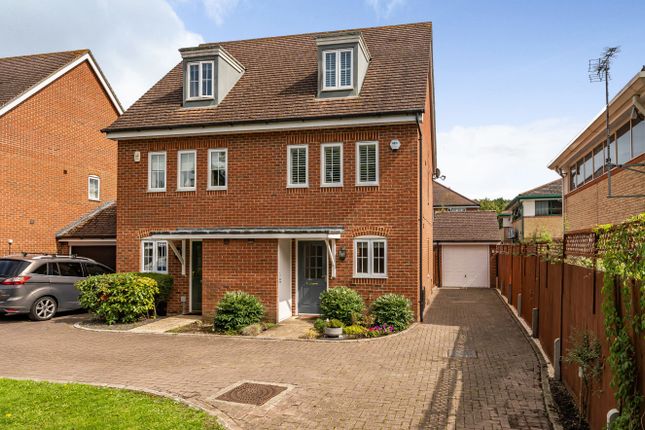 Thumbnail Semi-detached house for sale in Alford Close, Sandhurst, Berkshire