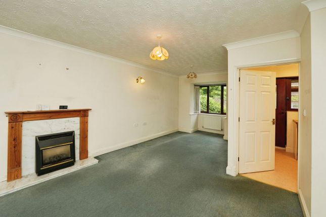 17, Courville Close, Bristol photo 4