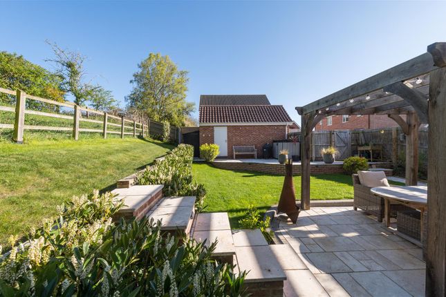 1, Yew Close, Saxmundham photo 4