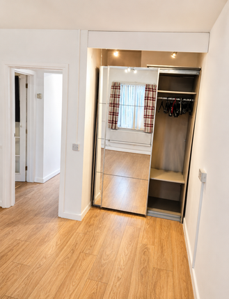 37, Manor Way, Brighton photo 5