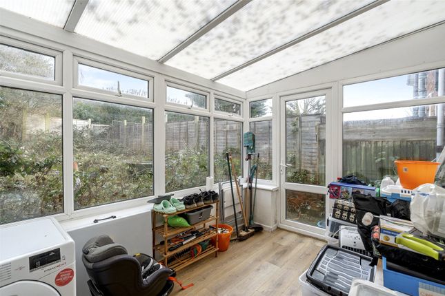 18, Mendip Road, West Sussex photo 4