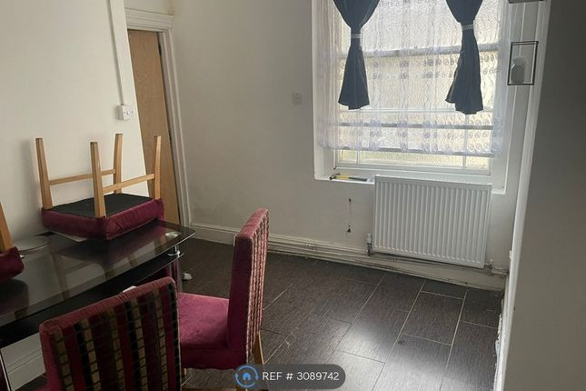 Clifton Place, Newport photo 3