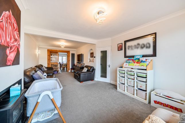 4, oxford gardens, Denham photo 3