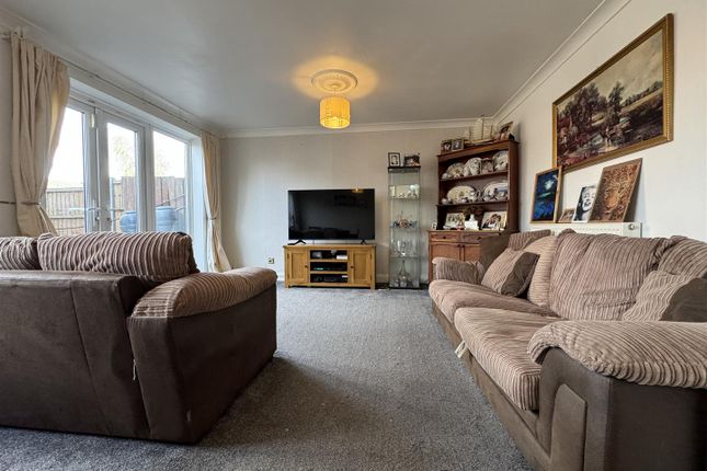 End terrace house for sale in Beechcroft Avenue, Linford, Stanford-Le-Hope