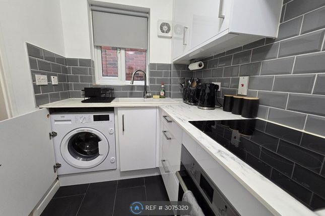 Flat, Greenacres Glyn Avenue, Barnet photo 4