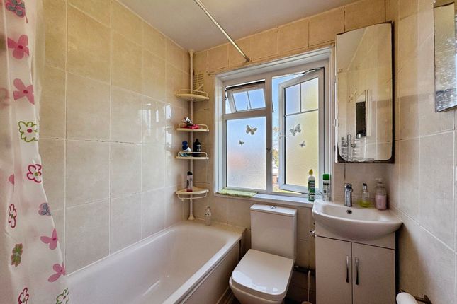 Flat 8b, Hurstwood Court Finchley Road, London photo 4