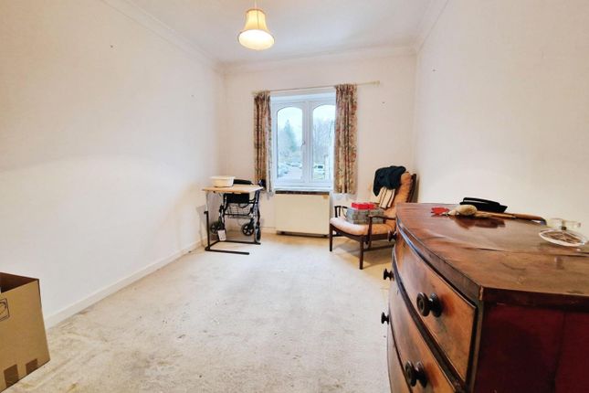 10 Weavers House, Wesley Court, Stroud photo 4