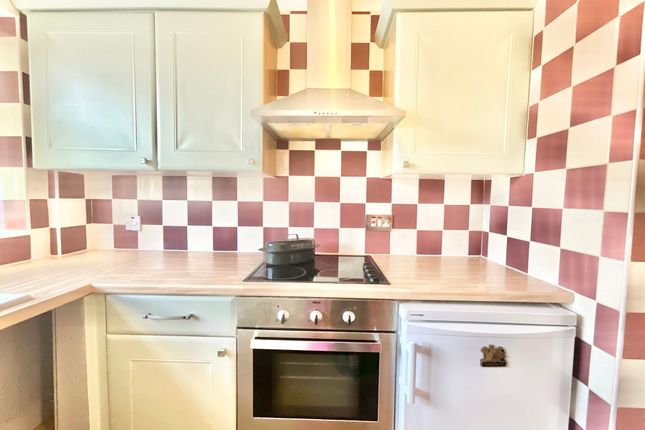 15 Minton Close, Stoke-On-Trent photo 4
