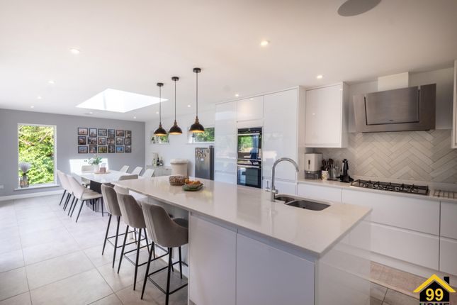 8, Capell Avenue, Rickmansworth photo 3