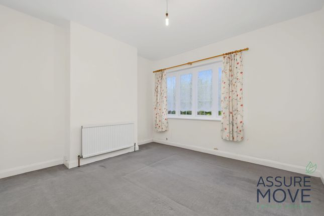 355 Oakleigh Road North, London photo 3