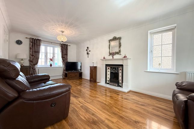 35 Y Dolydd, Aberdare photo 4
