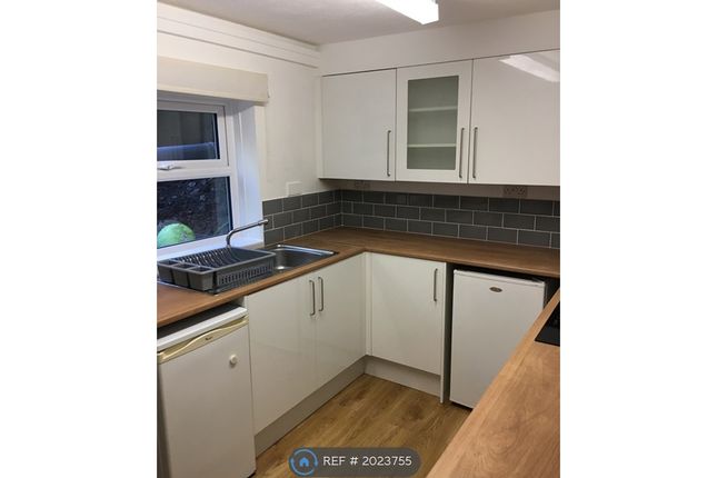 Flat to rent in Prospect Place, Pembroke Dock SA72