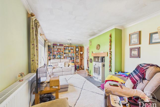 12A, Baynhams Walk, Coleford photo 2