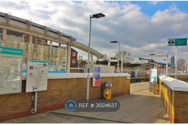 Flat, Adana Building Conington Road, London photo 2