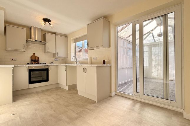 10, Cusworth Grove, Doncaster photo 3