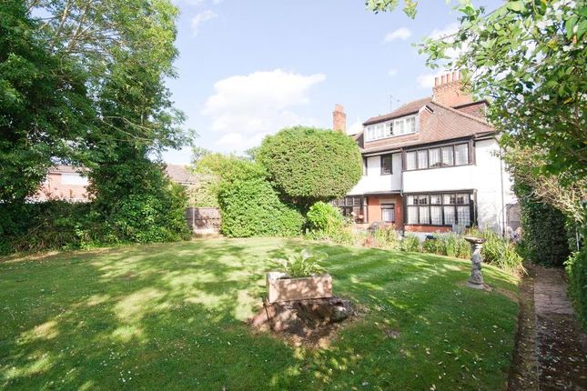 Flat 3 Canterton, Royston Grove, Hatch End photo 5