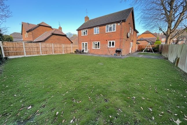 5, Greenside Park, Luton photo 2