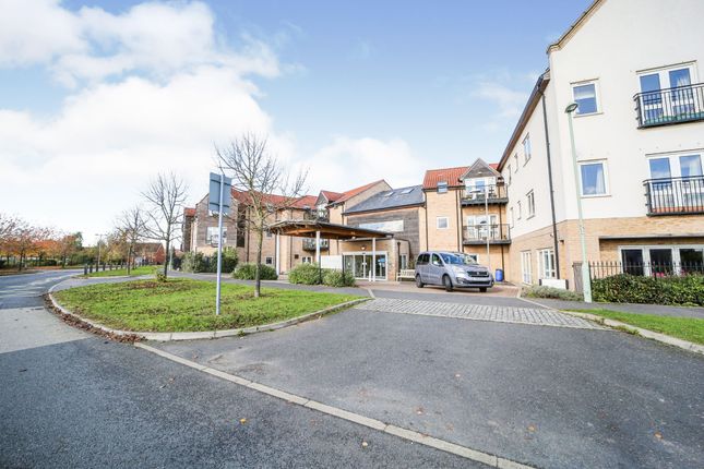 Thumbnail Flat for sale in Oxlip House, Airfield Road, Bury St Edmunds