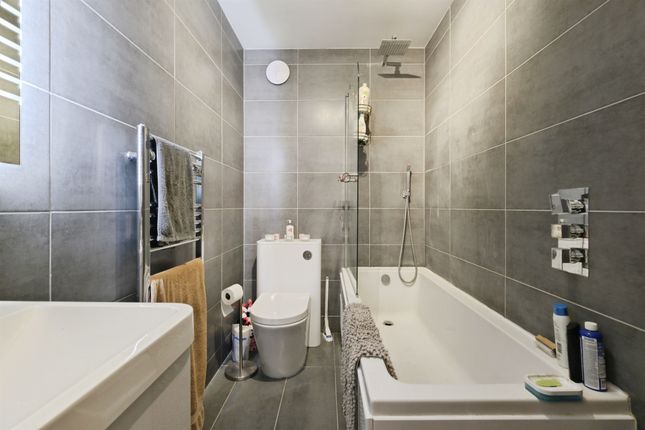 Flat 8, The Hamptons, Ashford Road, Fordingbridge photo 4