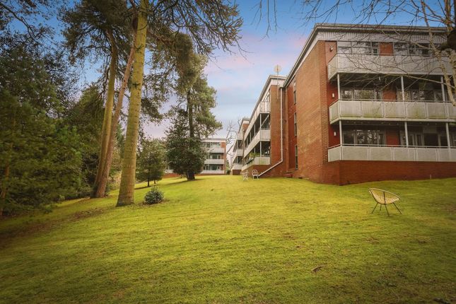 2-bed flat on 43, Hawthorne Gardens, Birmingham, £150,000