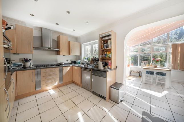 Town house to rent in Stone Meadow, Summertown