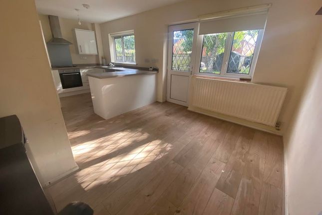 2, Greystones, Leyland photo 2
