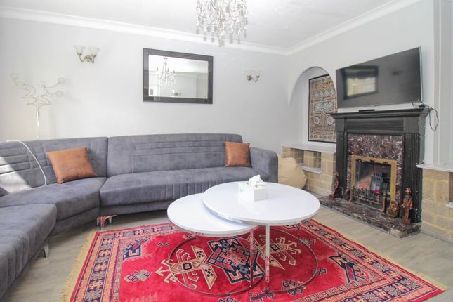 57, Luffield Road, London photo 3