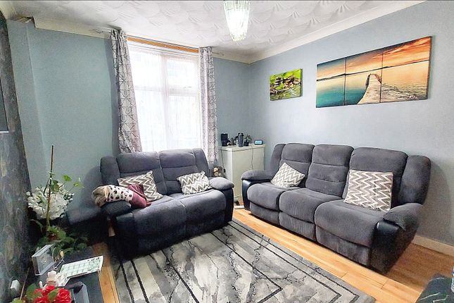 65 Maynard Road, Leicester photo 3