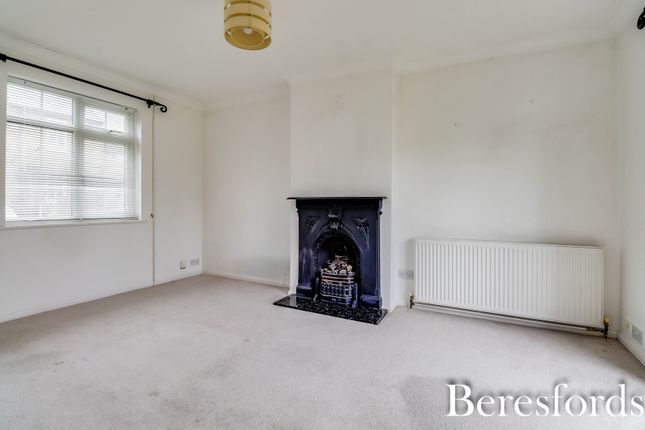 11, Nita Road, Brentwood photo 3
