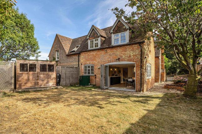 2 Kiln Corner Cottages, Upper Basildon photo 4
