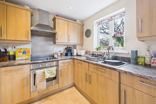 17, Redbrook Way, Bradford photo 4