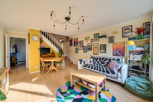 10, Alpine Road, Surrey photo 2