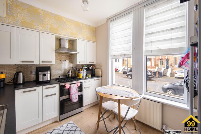 Flat for sale in South Woodford, London