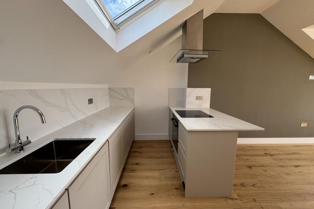 Flat H, 6, Cumberland Park, London photo 4