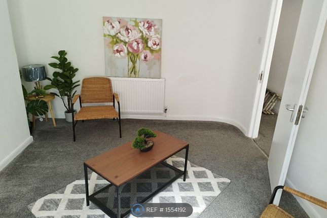 Thumbnail Flat to rent in Plumstead High Street, London