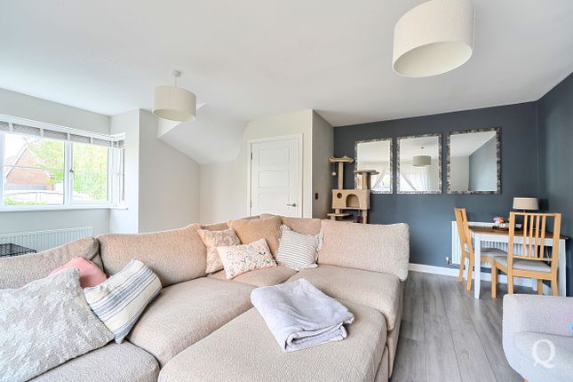 76, Eveas Drive, Kent photo 3