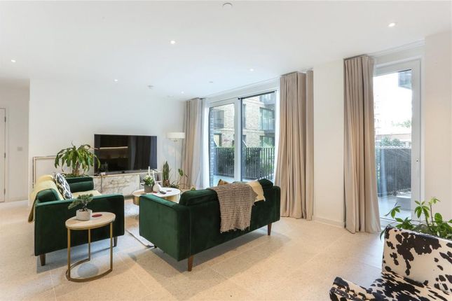 Thumbnail Flat to rent in Cendel Crescet, Georgett Apartments, Whitechapel