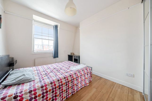 Flat 9, D Block,, Peabody Estate, Hammersmith photo 4