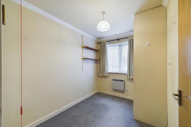 Flat for sale in George Street, Kettering