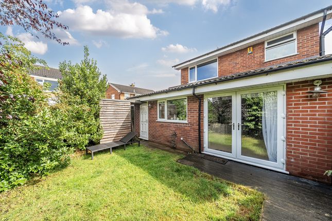 7, Fulmar Close, Poynton photo 3