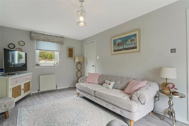 39, Grampian Way, Glasgow photo 2