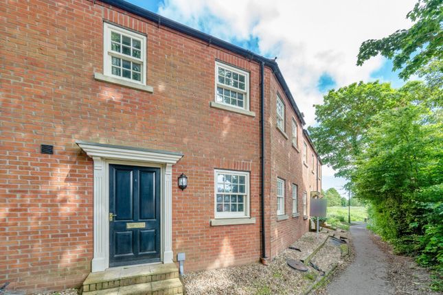 Thumbnail Town house for sale in West Street, Horncastle