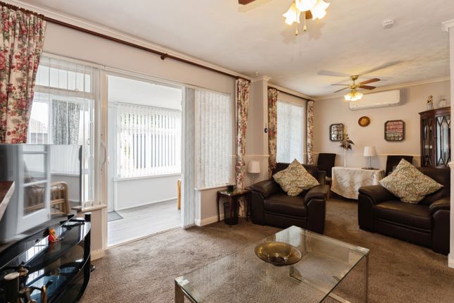 25, Triton Way, Benfleet photo 4