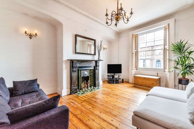 Town house for sale in Victoria Street, Newark